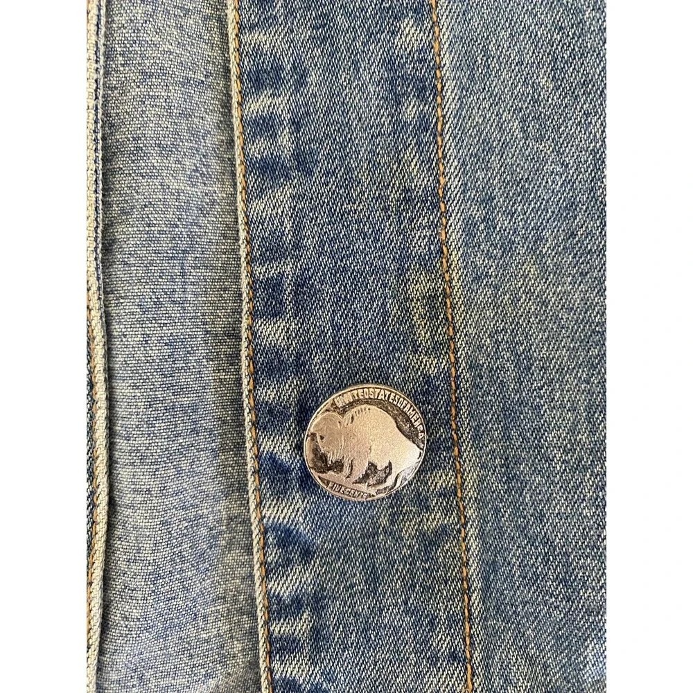 Chicos Denim Jacket Sz 1 Embellished Embroidered Birds & Floral Buffalo Button - Picture 10 of 16